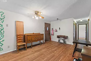 1959 Breakwood Cir SE, Albany, OR 97322 - Photo 6