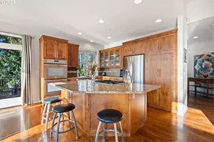 12449 SW 55th Pl, Portland, OR 97219 - Photo 14