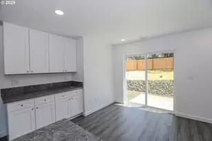 650 NE Polk St, Roseburg, OR 97470 - Photo 8