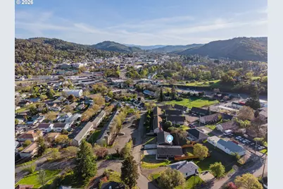 650 NE Polk St, Roseburg, OR 97470 - Photo 34