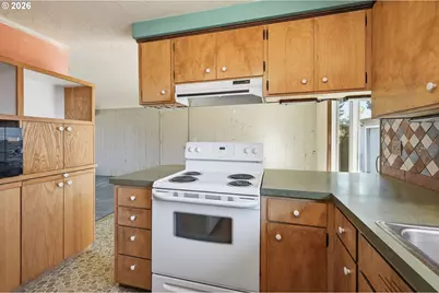 1033 S 34th Pl, Springfield, OR 97478 - Photo 14