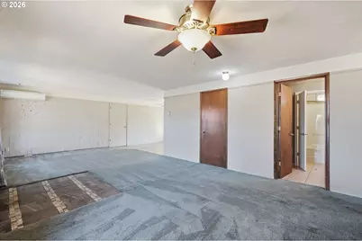1033 S 34th Pl, Springfield, OR 97478 - Photo 8
