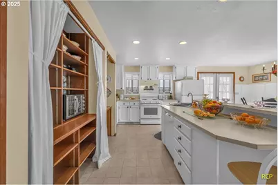 24312 Cardwell Hill Dr, Philomath, OR 97370 - Photo 12