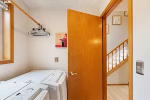 9358 SW Claridge Dr, Portland, OR 97223 - Photo 32