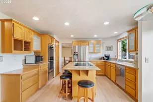 9358 SW Claridge Dr, Portland, OR 97223 - Photo 10