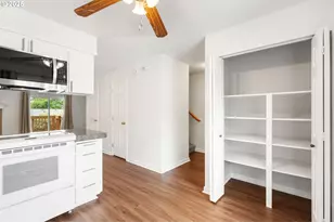 10900 SW 76th Pl, Tigard, OR 97223 - Photo 6