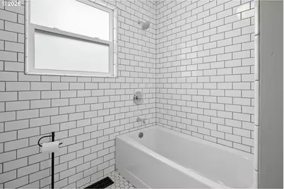 2446 NE 50th Ave, Portland, OR 97213 - Photo 16