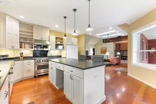 180 Trinity Dr, Castle Rock, WA 98611 - Photo 4