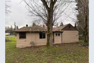 381 SE Gregory Dr, Winston, OR 97496 - Photo 6