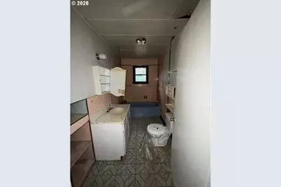 381 SE Gregory Dr, Winston, OR 97496 - Photo 18