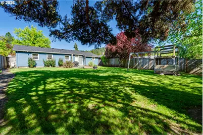 3270 Alder St, Eugene, OR 97405 - Photo 22