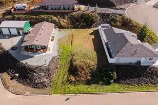 411 Clark St, Myrtle Creek, OR 97457 - Photo 1