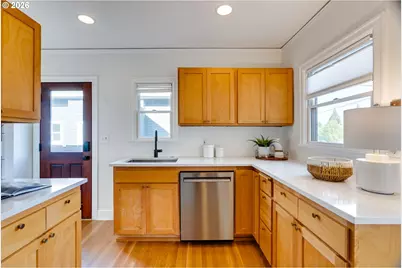 5639 NE 24th Ave, Portland, OR 97211 - Photo 16