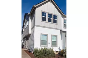 7024 SE Frasier Ln, Hillsboro, OR 97123 - Photo 2