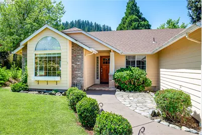 586 S 68th Pl, Springfield, OR 97478 - Photo 2