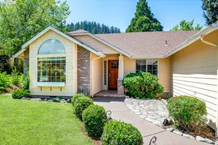 586 S 68th Pl, Springfield, OR 97478 - Photo 2
