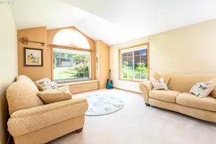 586 S 68th Pl, Springfield, OR 97478 - Photo 4