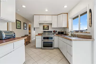 394 Fallbridge Rd, Wishram, WA 98673 - Photo 8