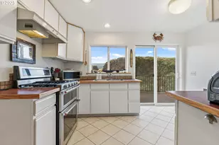 394 Fall Bridge Rd, Wishram, WA 98673 - Photo 10