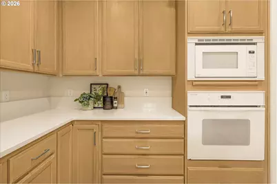 1924 NW Norfolk Ct, Portland, OR 97229 - Photo 10