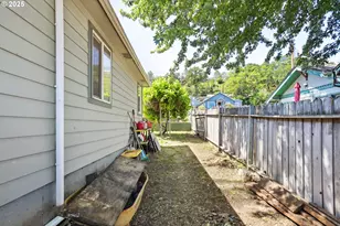 722 E 14th St, The Dalles, OR 97058 - Photo 4