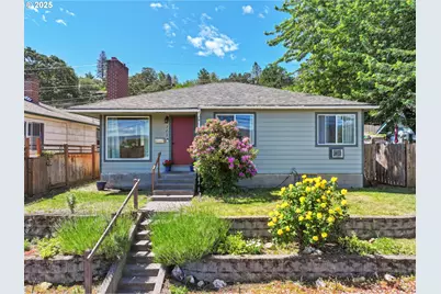 722 E 14th St, The Dalles, OR 97058 - Photo 1