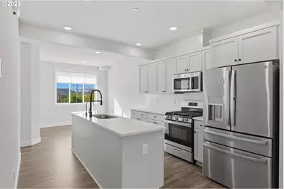 17025 SW Friendly Ln, Beaverton, OR 97007 - Photo 6