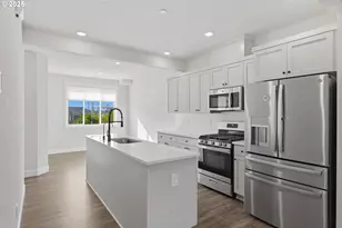 17025 SW Friendly Ln, Beaverton, OR 97007 - Photo 6