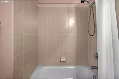 920 NW Naito Pkwy #J25, Portland, OR 97209 - Photo 14