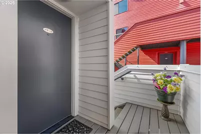 920 NW Naito Pkwy #J25, Portland, OR 97209 - Photo 2