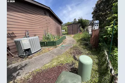 16063 Driftwood Ln #10, Brookings, OR 97415 - Photo 4