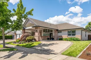 906 McKenzie Crest Dr, Springfield, OR 97477 - Photo 2