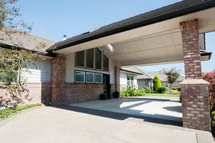 906 McKenzie Crest Dr, Springfield, OR 97477 - Photo 4