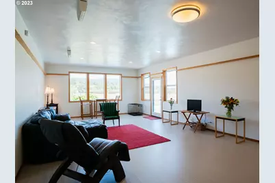 906 McKenzie Crest Dr, Springfield, OR 97477 - Photo 28