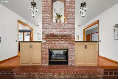 906 McKenzie Crest Dr, Springfield, OR 97477 - Photo 10
