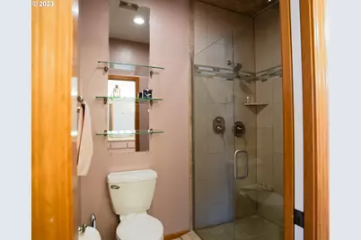 906 McKenzie Crest Dr, Springfield, OR 97477 - Photo 22