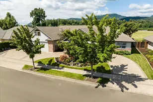 906 McKenzie Crest Dr, Springfield, OR 97477 - Photo 40