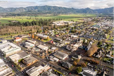 2105 4th St, Tillamook, OR 97141 - Photo 8