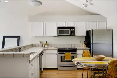 5150 S Landing Dr #308B2, Portland, OR 97239 - Photo 6