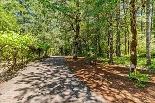 28560 Sutherlin Ln, Eugene, OR 97405 - Photo 36