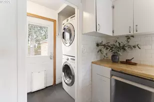 2343 SE 85th Ave SE, Portland, OR 97216 - Photo 14