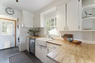2343 SE 85th Ave SE, Portland, OR 97216 - Photo 10