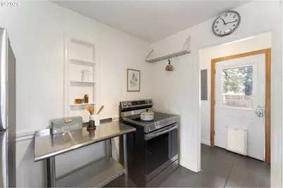 2343 SE 85th Ave SE, Portland, OR 97216 - Photo 12