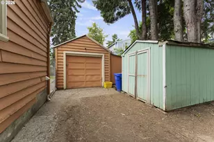 2343 SE 85th Ave SE, Portland, OR 97216 - Photo 26