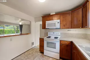 1010 N Park Ave, Eugene, OR 97404 - Photo 10