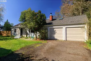 1010 N Park Ave, Eugene, OR 97404 - Photo 2