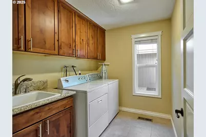 8166 Saghalie Dr, Salem, OR 97301 - Photo 34