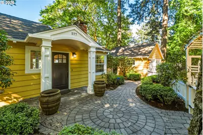 577 Middlecrest Rd, Lake Oswego, OR 97034 - Photo 2