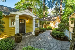 577 Middlecrest Rd, Lake Oswego, OR 97034 - Photo 2