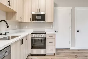 14370 SE Knight St, Portland, OR 97236 - Photo 12